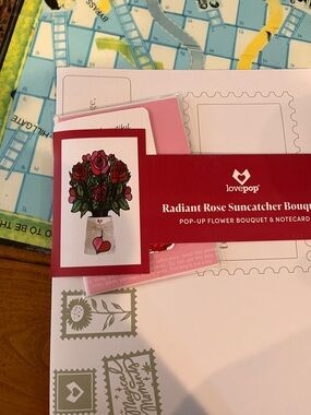 Lovepop Radiant Rose Suncatcher Bouquet Notecard - Red